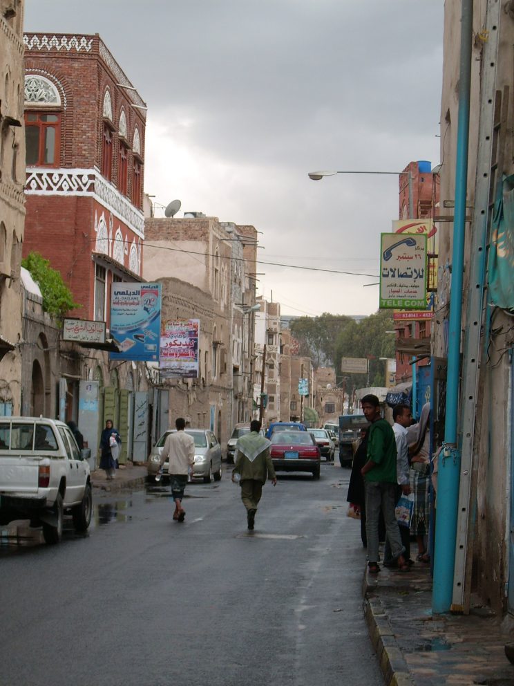 Stadtverkehr Sana'a bei Tag